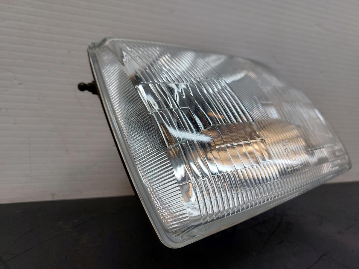 Ótica / farol direita NISSAN Micra I (K10) Imagem-1