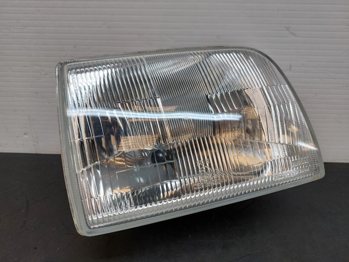 Ótica / farol direita NISSAN Micra I (K10)