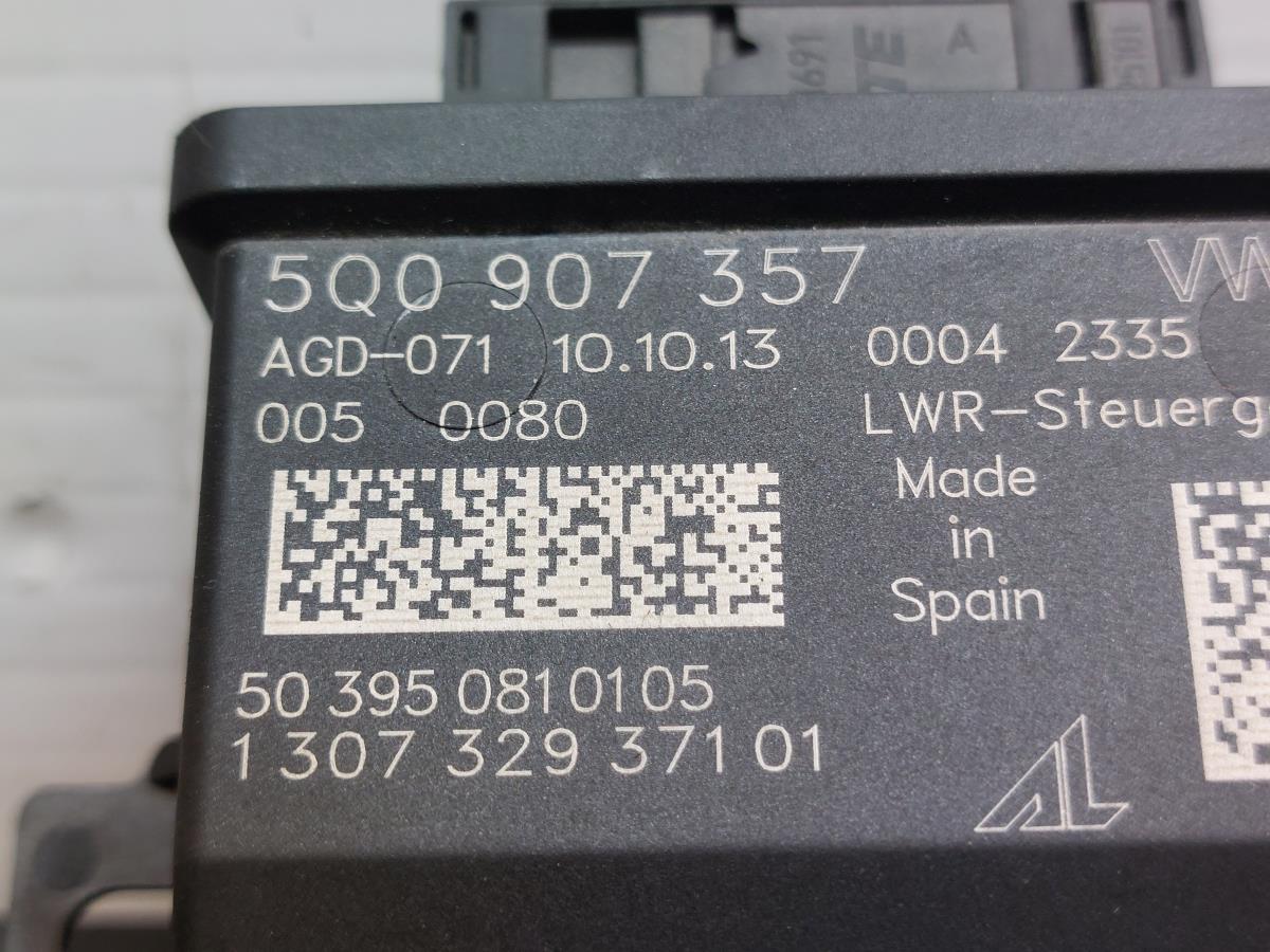 Calculateur d'éclairage AUDI A3 Sportback (8VA, 8VF) Imagem-1