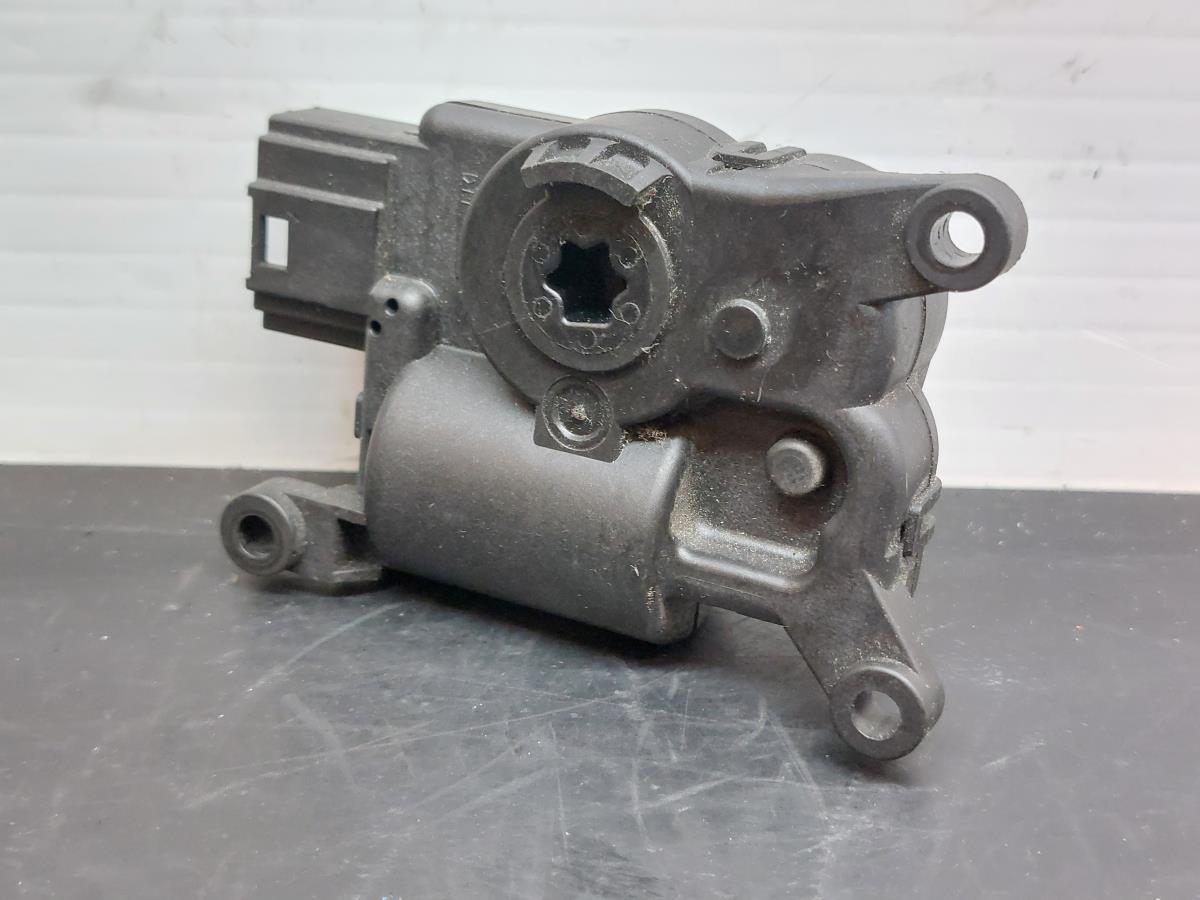Motor del compuerta de la calefacción AUDI A3 Sportback (8VA, 8VF) Imagem-2