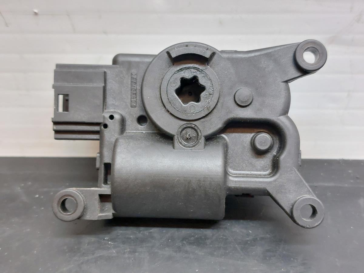 Motor del compuerta de la calefacción AUDI A3 Sportback (8VA, 8VF) Imagem-2