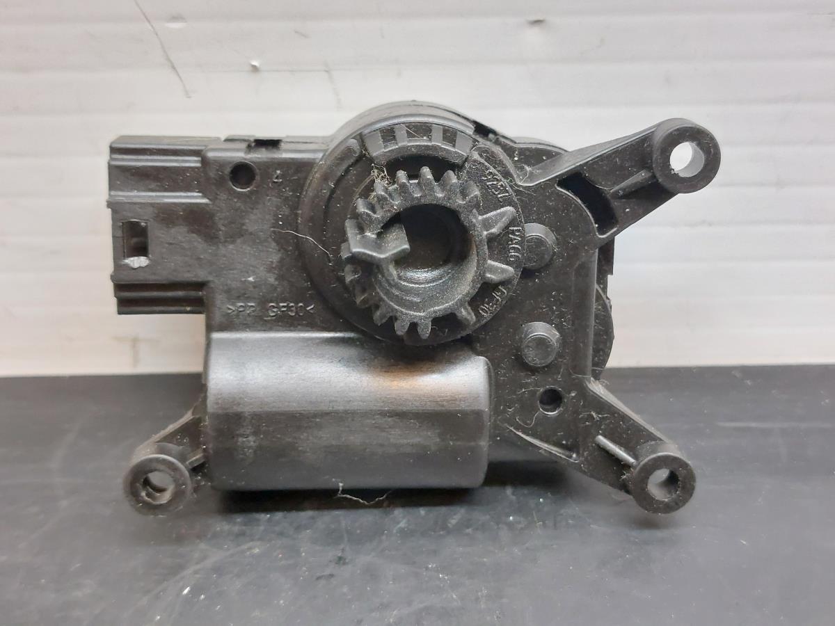 Motore apertura riscaldamento AUDI A3 Sportback (8VA, 8VF) Imagem-2