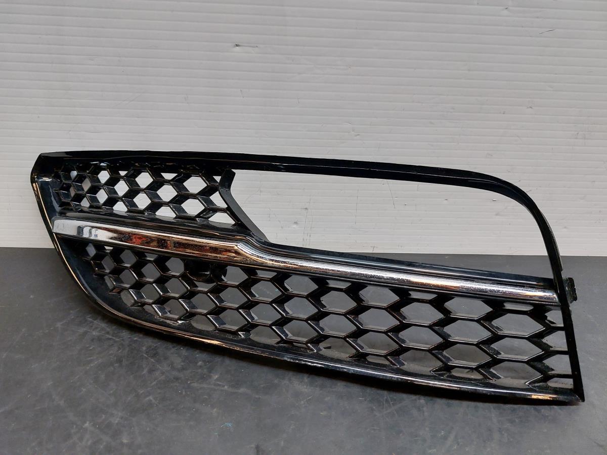 Grille avant AUDI A3 Sportback (8VA, 8VF)