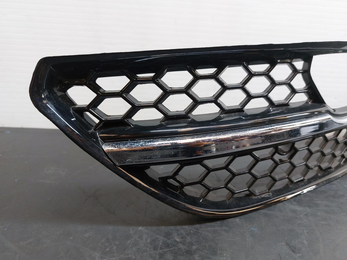 Griglia anteriore AUDI A3 Sportback (8VA, 8VF) Imagem-1