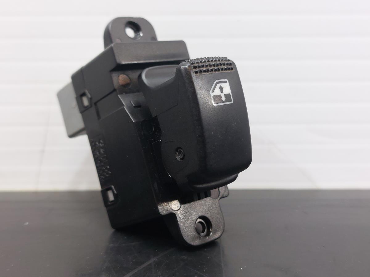 Mando / interruptor elevalunas delantero derecho KIA Picanto (BA)