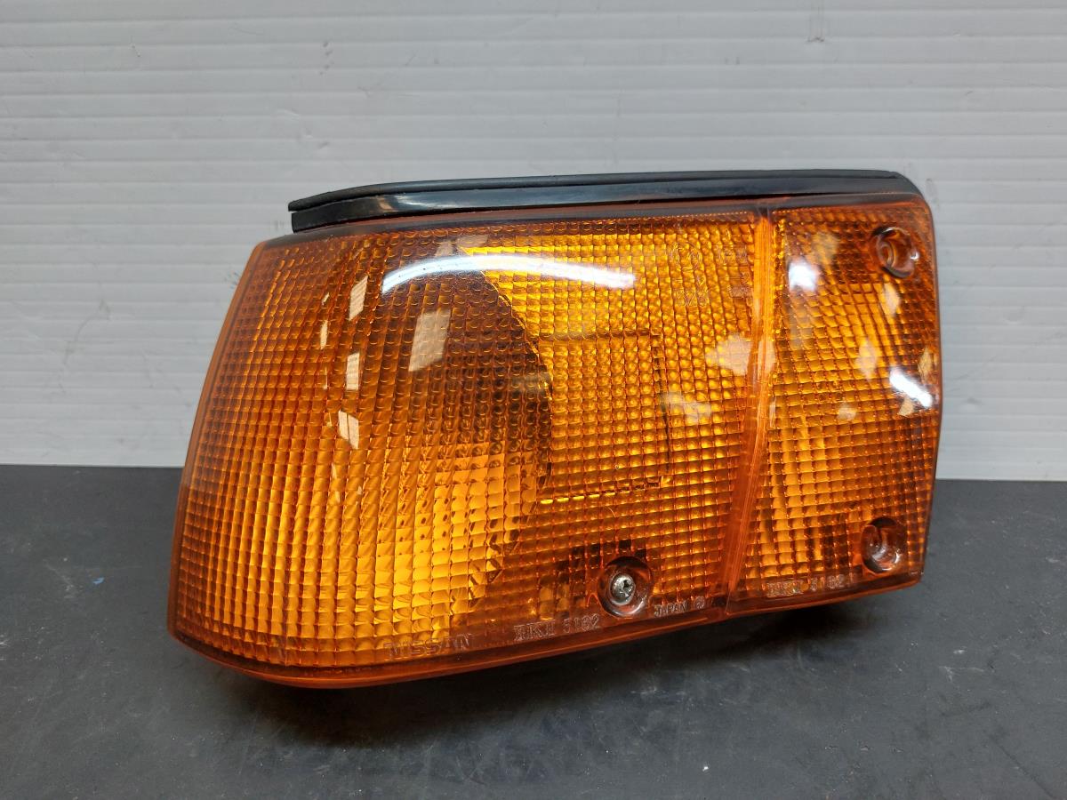 Pisca frente esquerdo NISSAN Sunny II Sedan (N13)