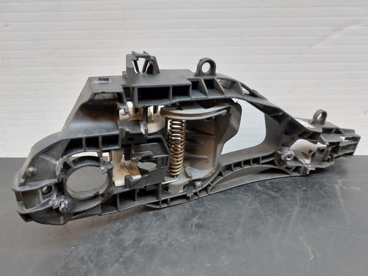 Suporte puxador porta frente esquerdo BMW 7 (G11, G12) | 2015 - 2022
