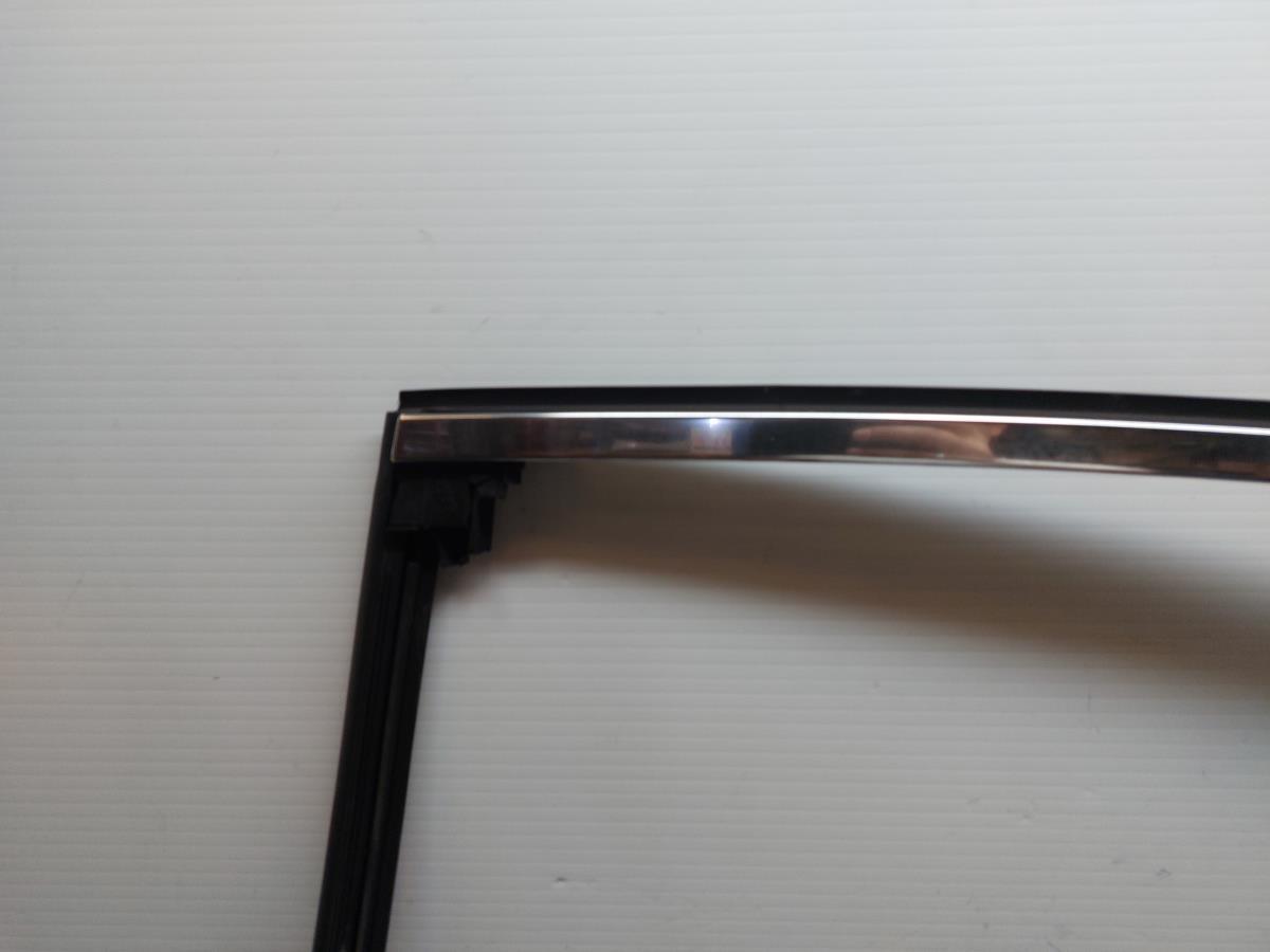 Modanatura porta posteriore sinistra BMW 7 (G11, G12) Imagem-4