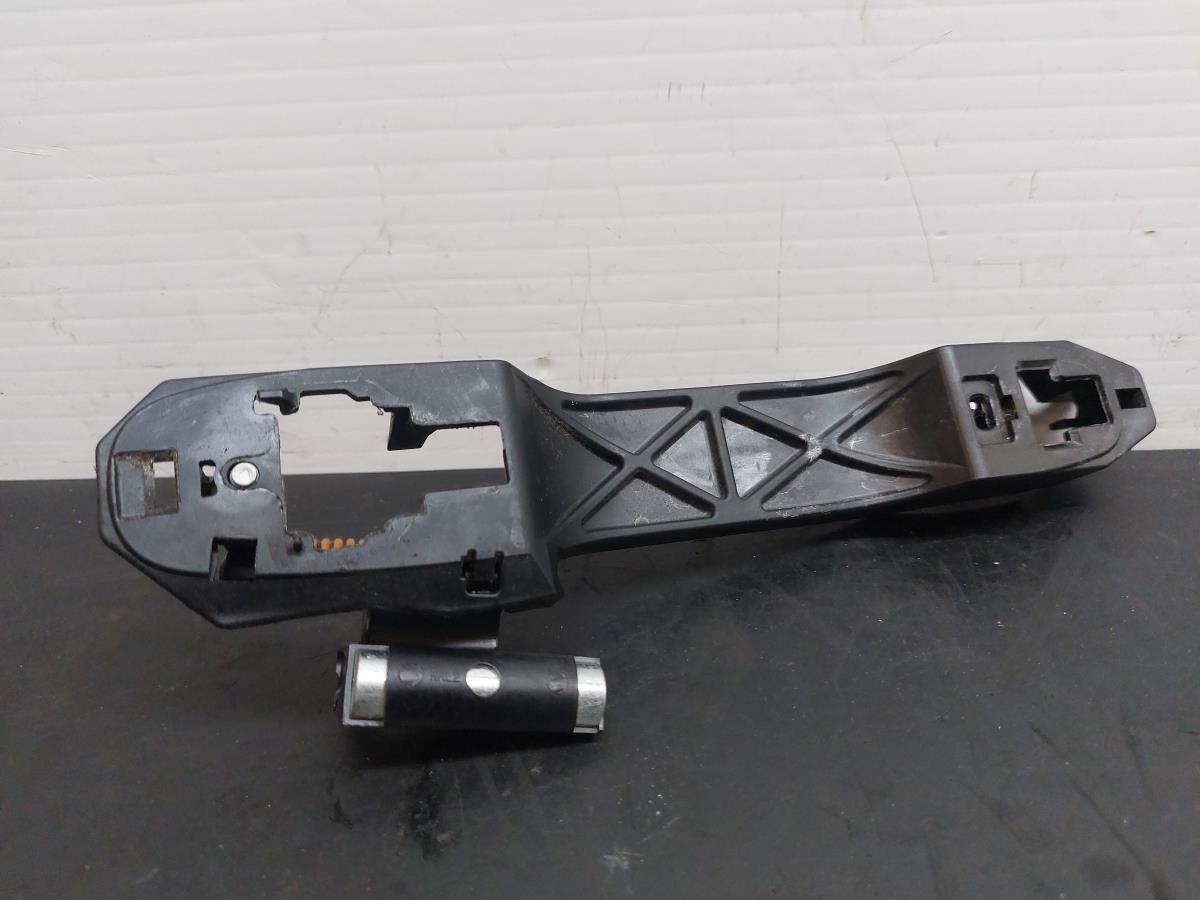 Left rear door handle support TOYOTA Hilux VII Pick Up (_N1_, _N2_, _N3_)