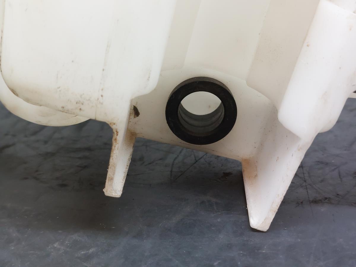 Windshield washer tank TOYOTA Hilux VII Pick Up (_N1_, _N2_, _N3_) Imagem-2