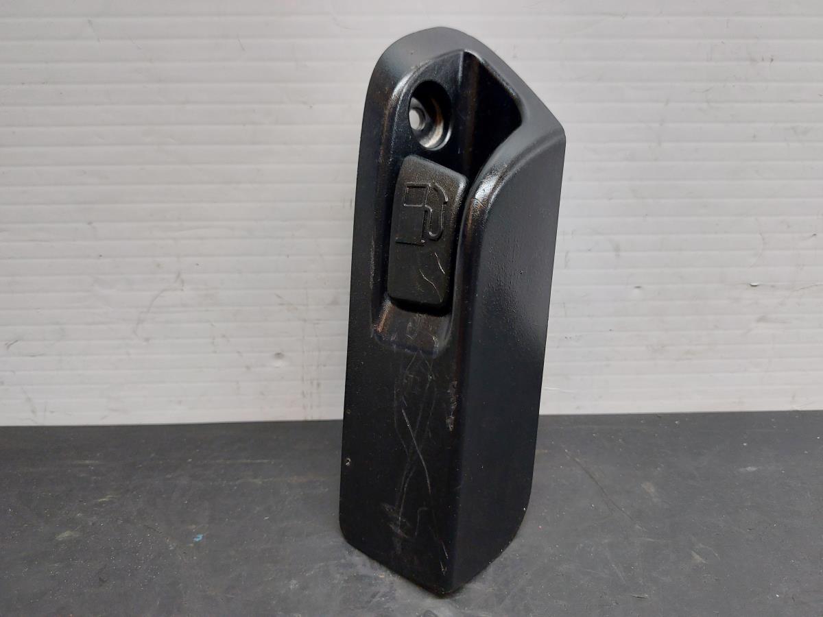 Botão / interruptor tampão de combustível TOYOTA Yaris (_P13_)