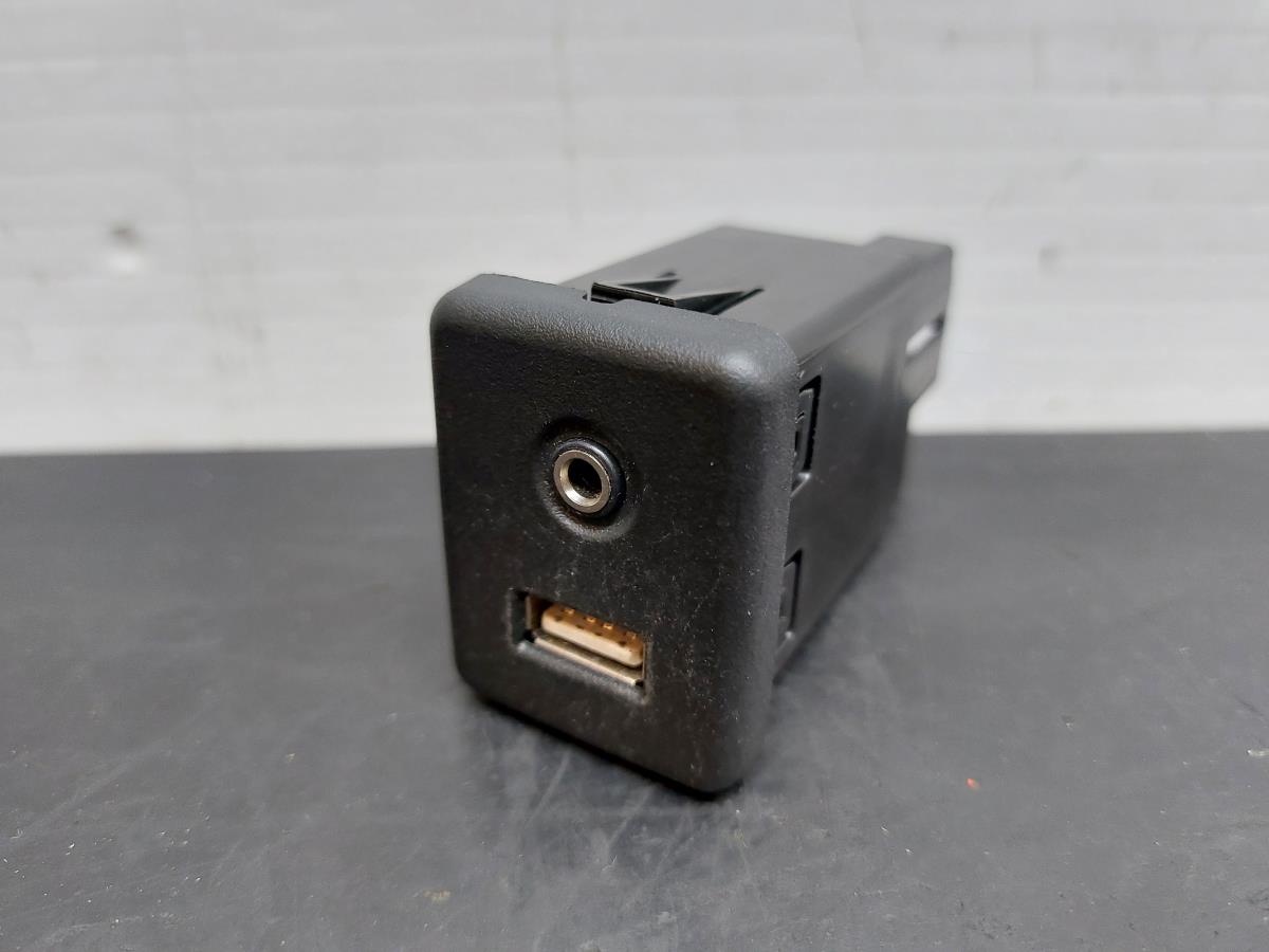 Módulo USB / AUX / IPOD OPEL Astra K
