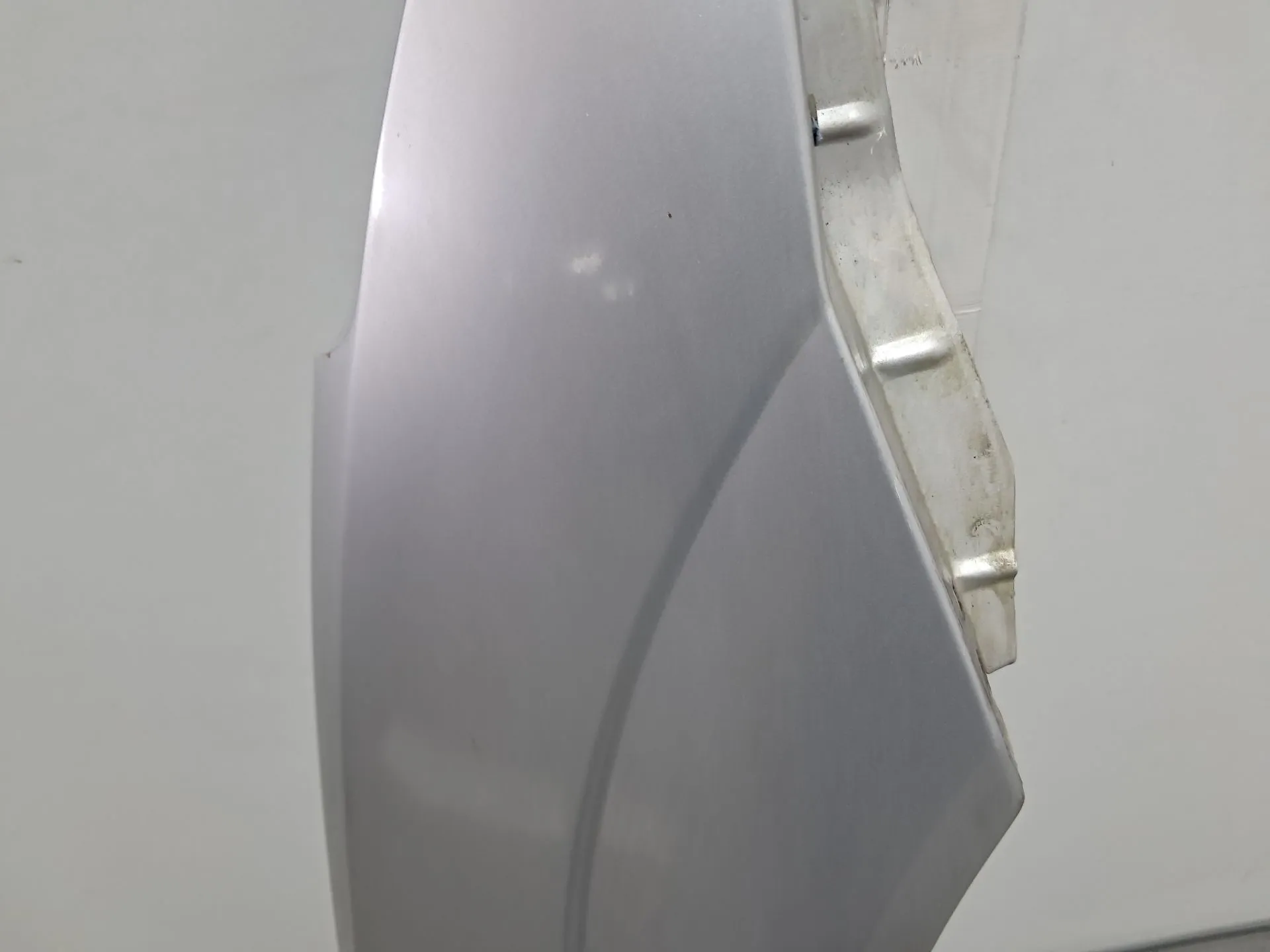 Guardabarros derecho FORD Focus I Carrinha Van (DNW) Imagem-2