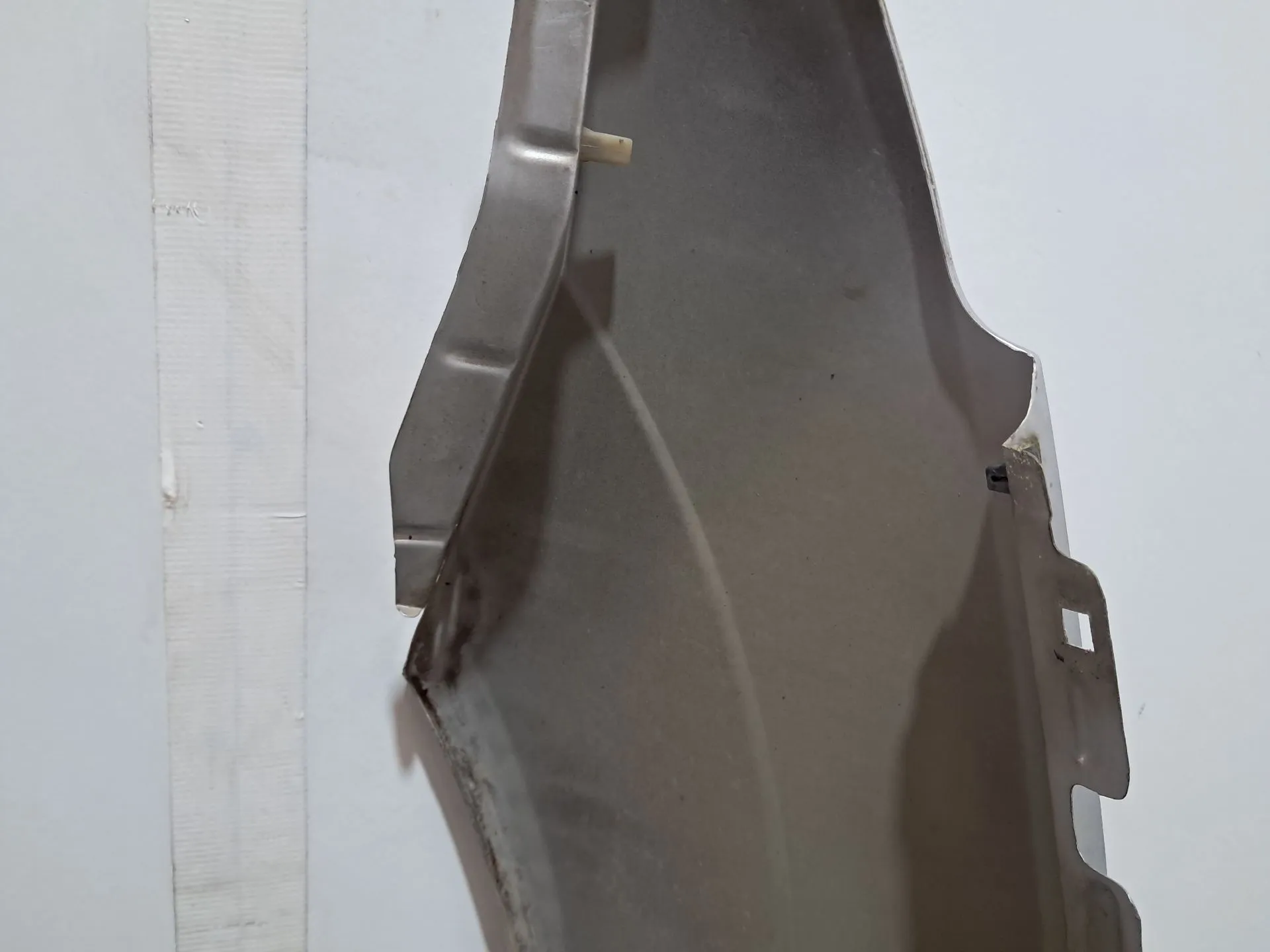 Guardabarros derecho FORD Focus I Carrinha Van (DNW) Imagem-12