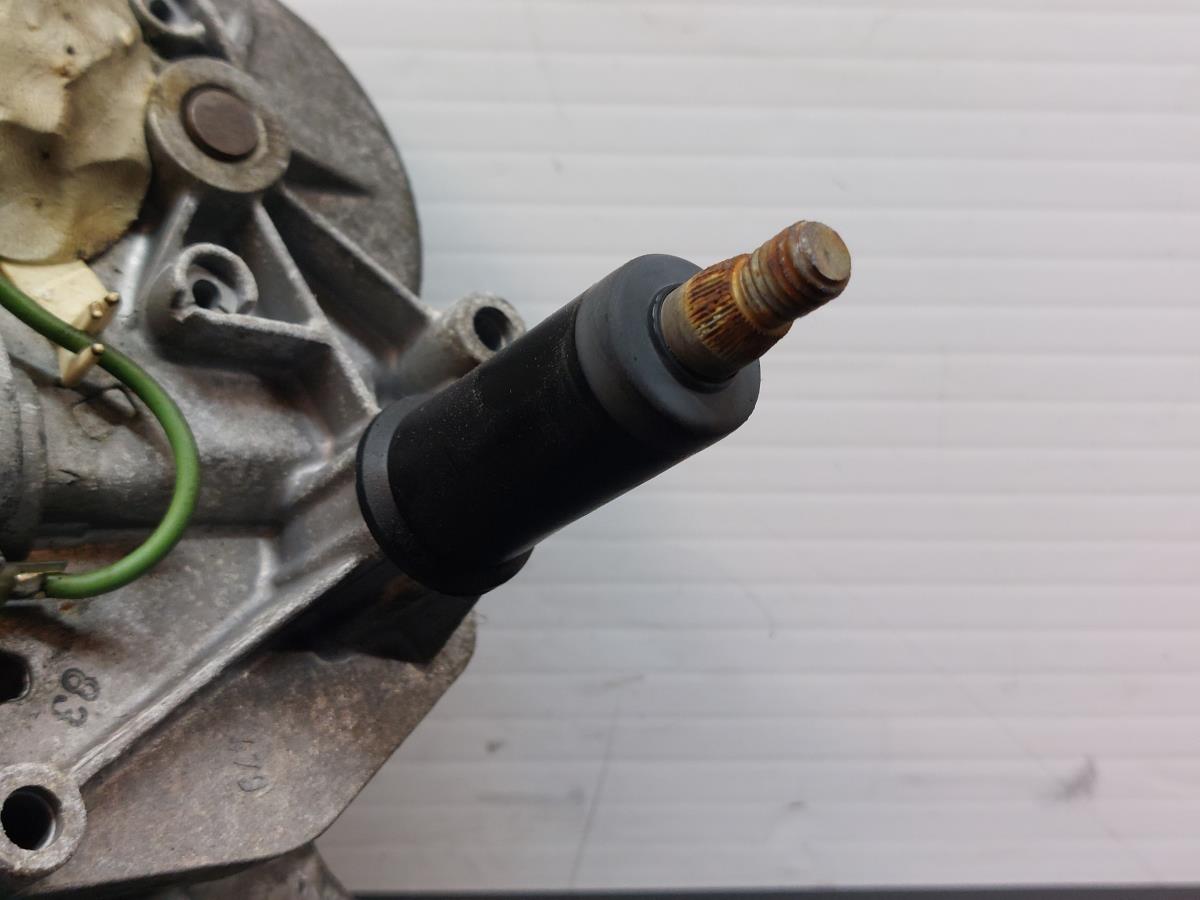 Essuie-glace moteur arrière NISSAN Terrano II (R20) Imagem-1