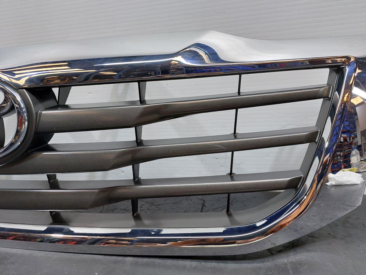 Front grille TOYOTA Hilux VII Pick Up (_N1_, _N2_, _N3_) Imagem-4