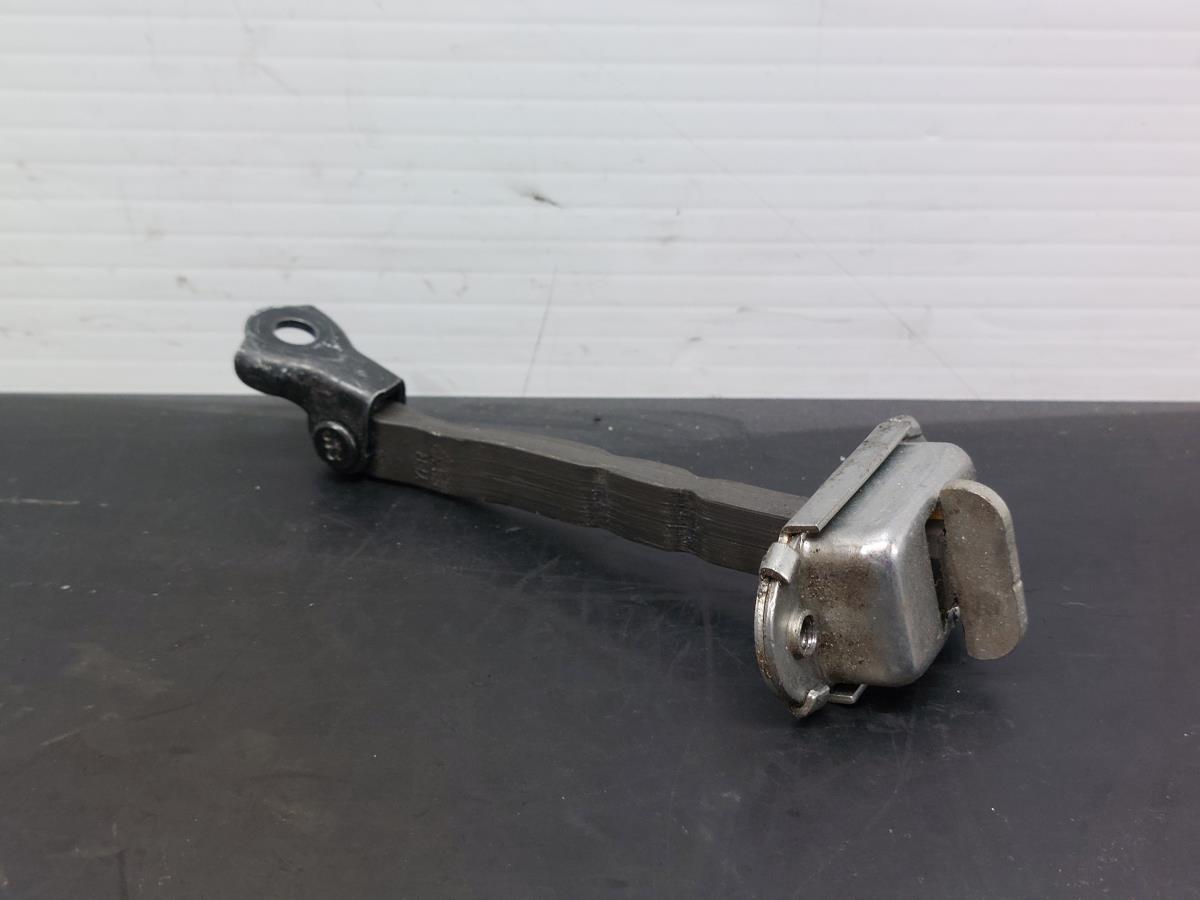 Limitatore porta anteriore sinistro TOYOTA Yaris (_P13_)