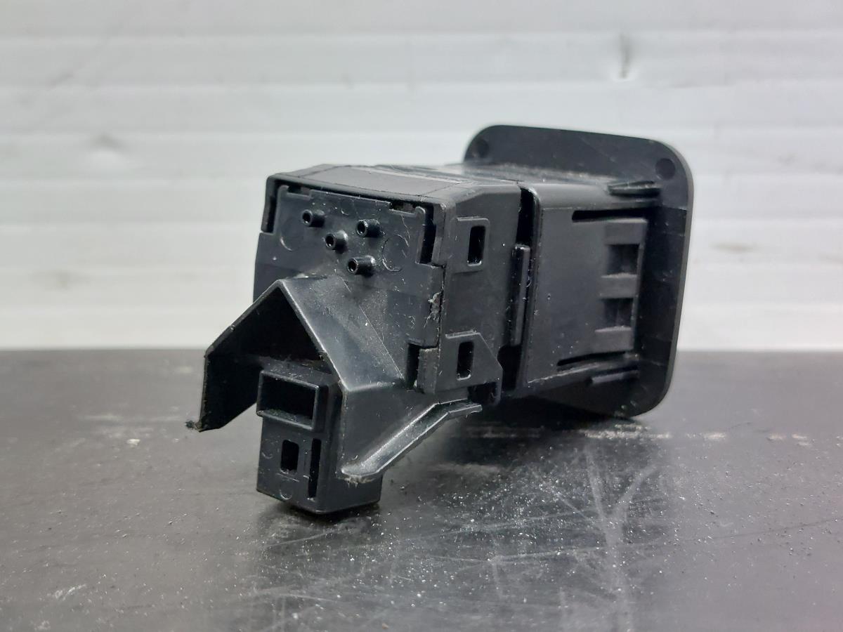 Botão / interruptor / sinal airbag off TOYOTA Auris Hatchback (_E18_) Imagem-1