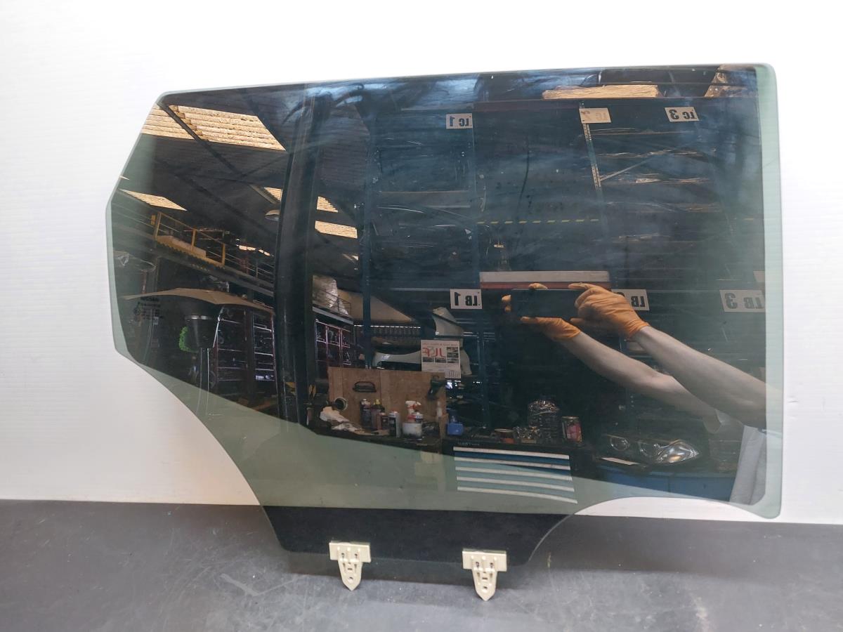 Right rear door glass NISSAN Qashqai II (J11)