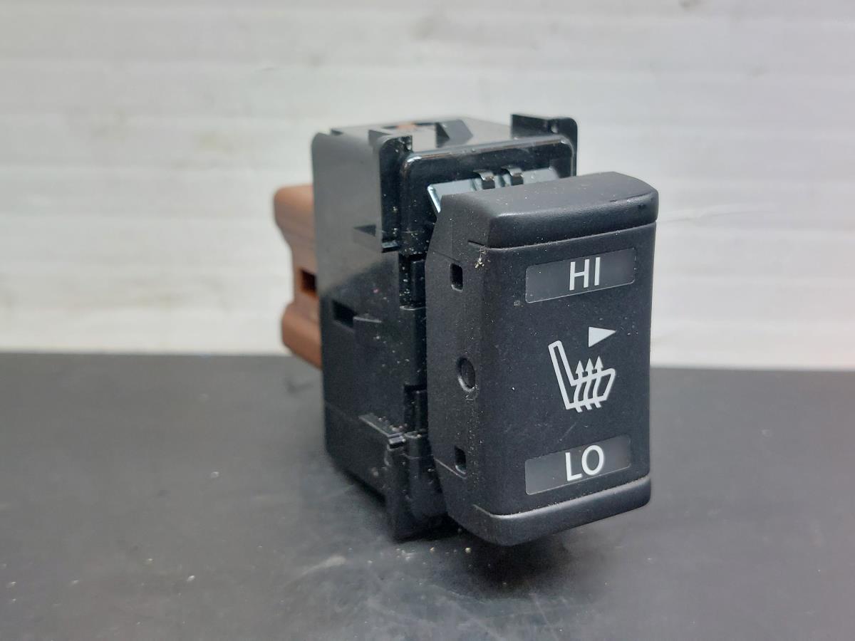 Botão / interruptor aquecimento de bancos NISSAN Qashqai II (J11)