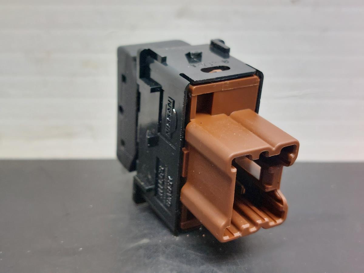 Pulsante / interruttore sedili riscaldati NISSAN Qashqai II (J11) Imagem-1