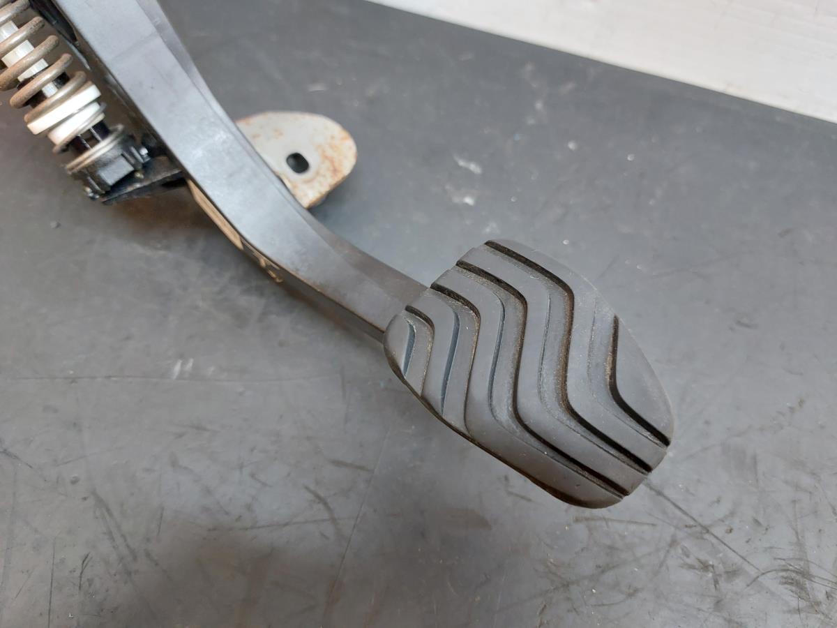 Pedal NISSAN Qashqai II (J11) Imagem-1