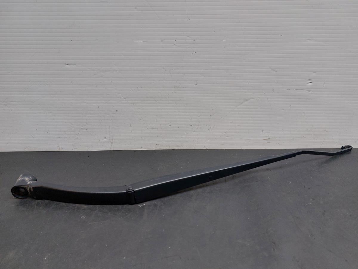 Haste / braço de escova limpa vidros frente direita NISSAN Qashqai II (J11)