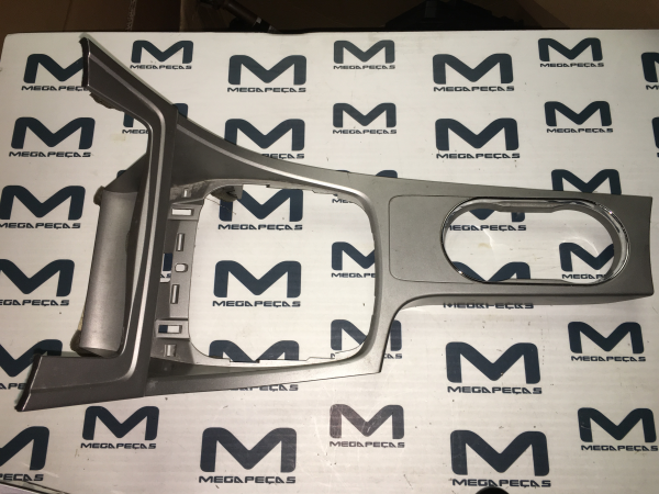 Moldura da consola central / rádio / aro FORD Mondeo IV Carrinha (BA7) | 2007 - 2015