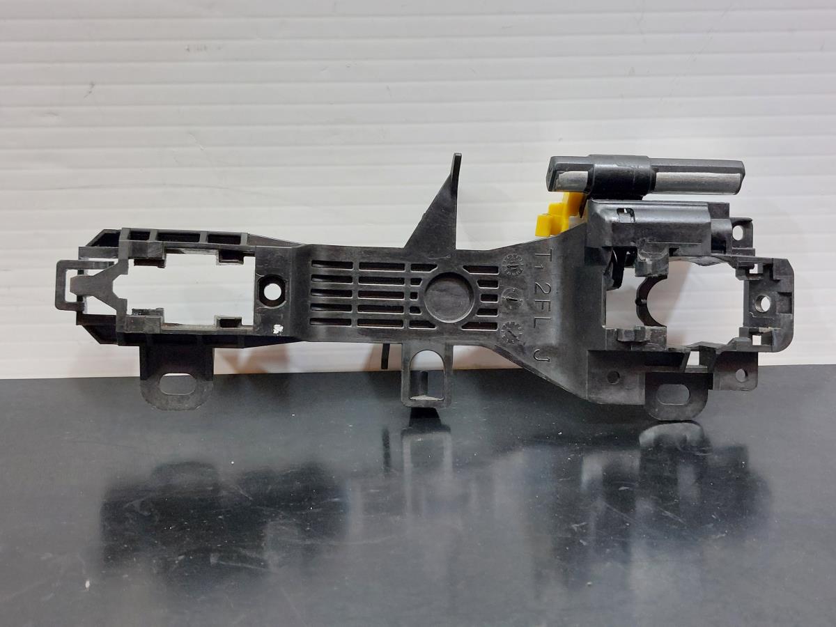Supporto maniglia porta anteriore sinistra TOYOTA Auris Hatchback (_E18_)