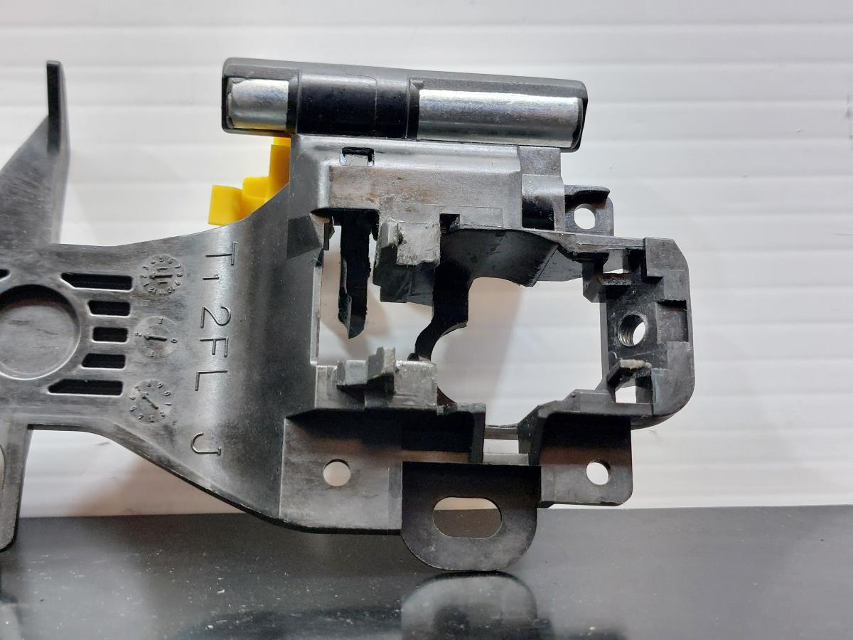 Supporto maniglia porta anteriore sinistra TOYOTA Auris Hatchback (_E18_) Imagem-1