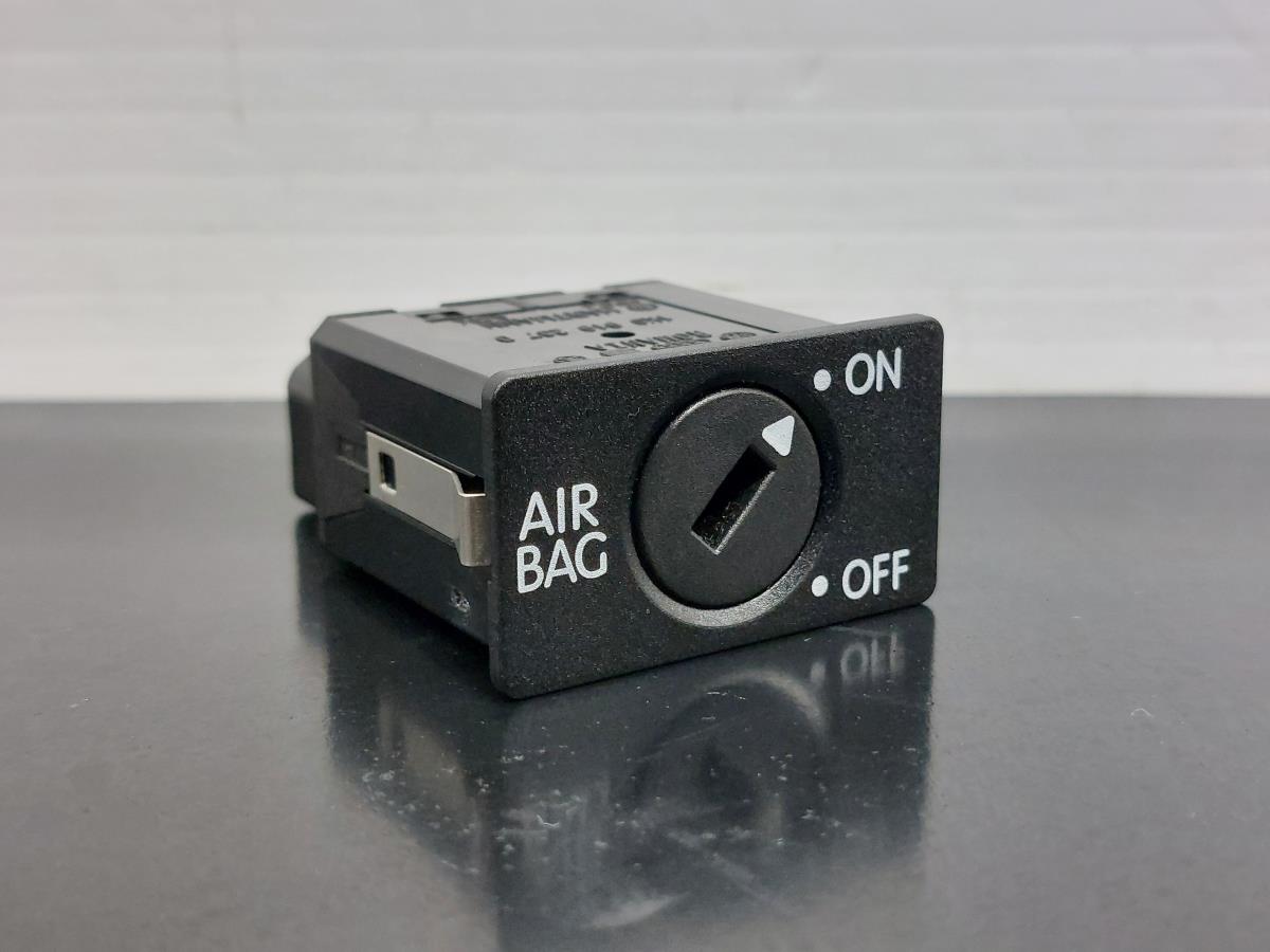 Botão / interruptor / sinal airbag off VOLKSWAGEN Scirocco (137, 138) | 2008 - 2018