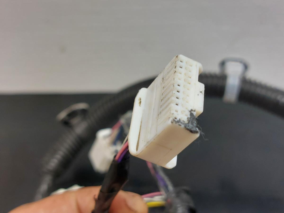 Interior wiring TOYOTA Verso (_R2_) Imagem-4