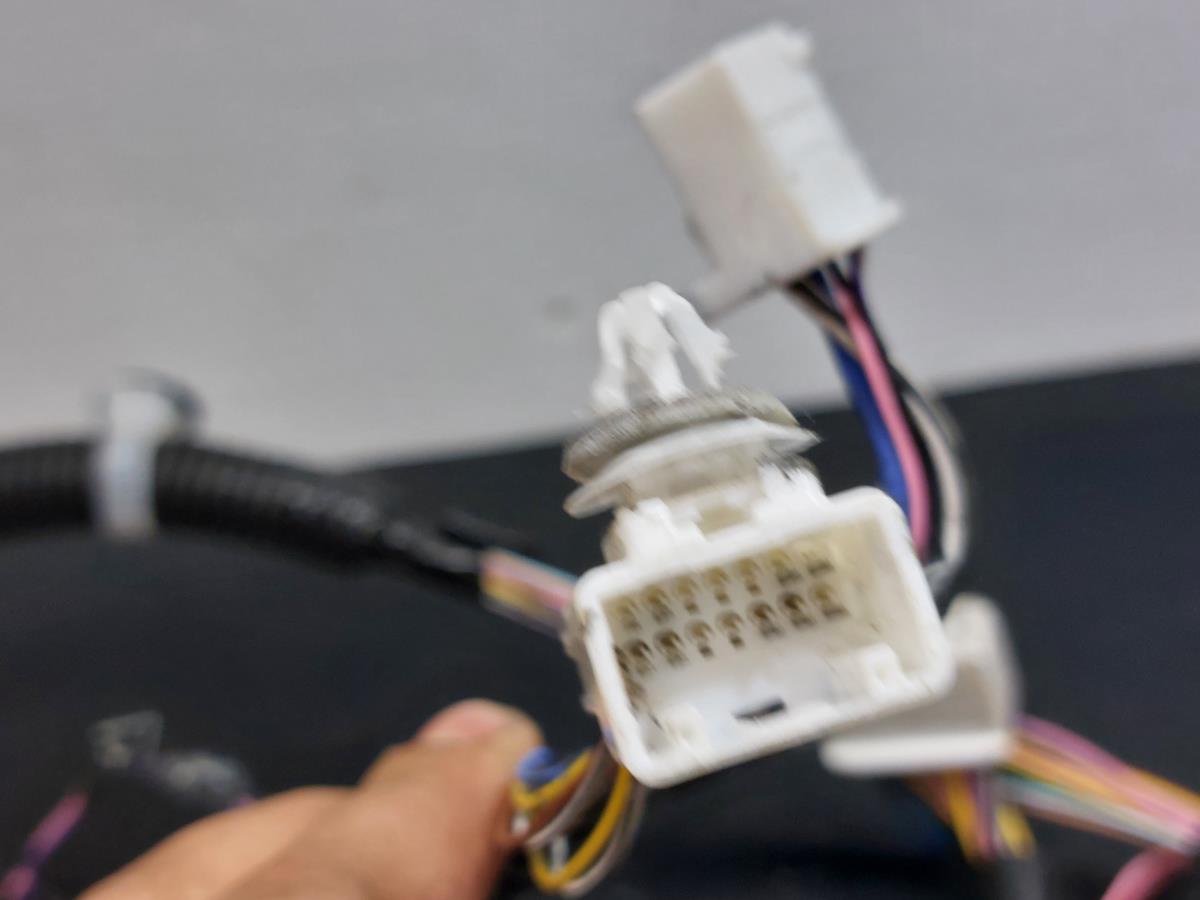 Interior wiring TOYOTA Verso (_R2_) Imagem-5