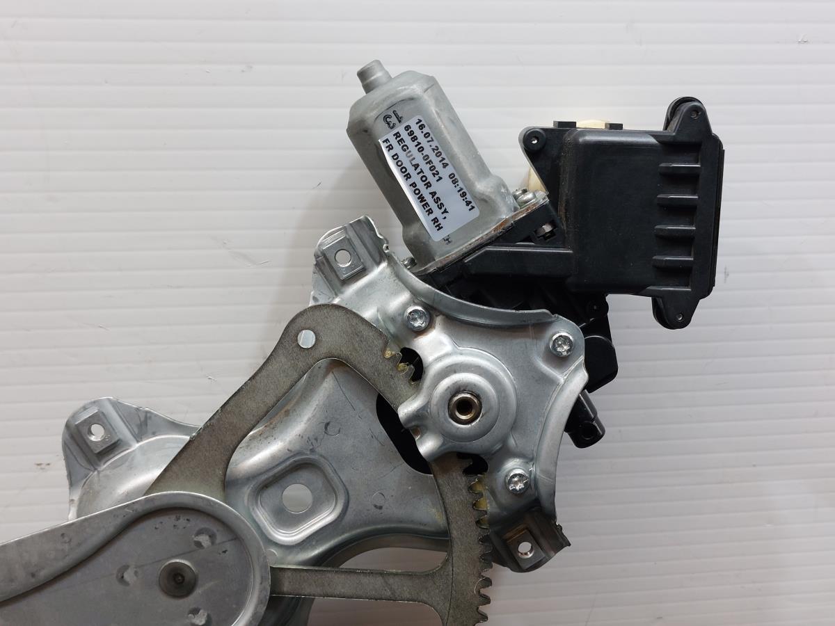 Alzavetro anteriore destro TOYOTA Verso (_R2_) Imagem-6