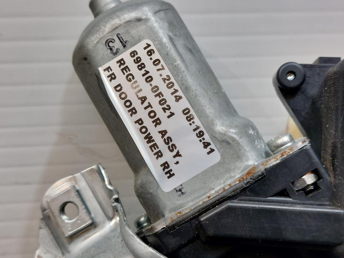 Alzavetro anteriore destro TOYOTA Verso (_R2_) Imagem-10