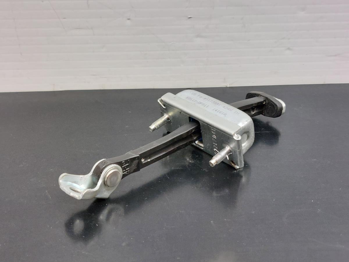 Limitatore porta anteriore destro TOYOTA Verso (_R2_)