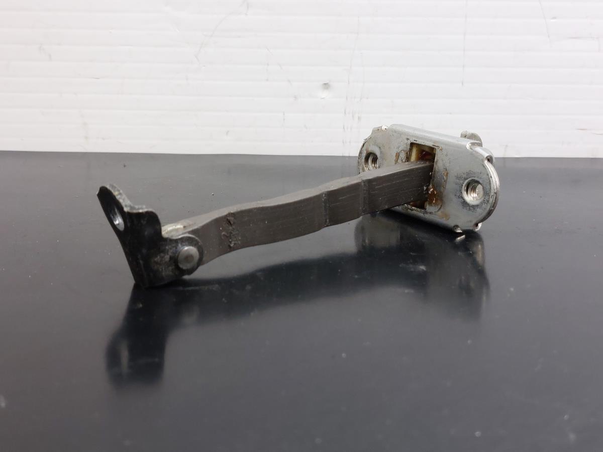 Limitador de puerta  delantero izquierdo TOYOTA Yaris (_P13_)