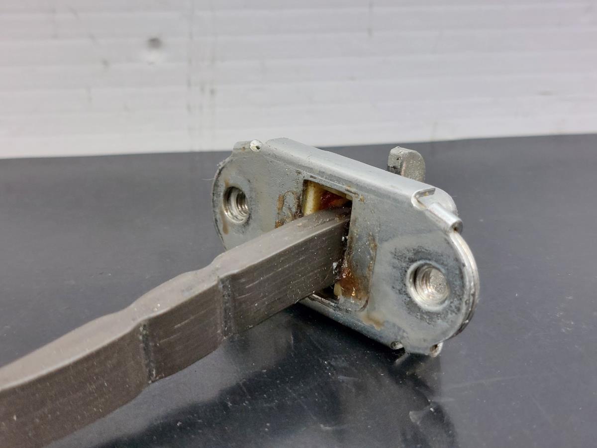 Limitador de puerta  delantero izquierdo TOYOTA Yaris (_P13_) Imagem-2