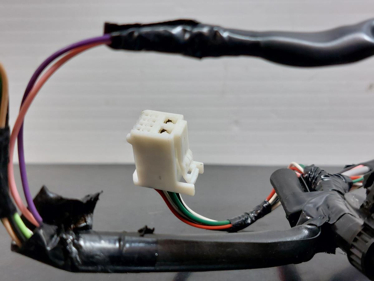 Cableado interior TOYOTA Yaris (_P13_) Imagem-2