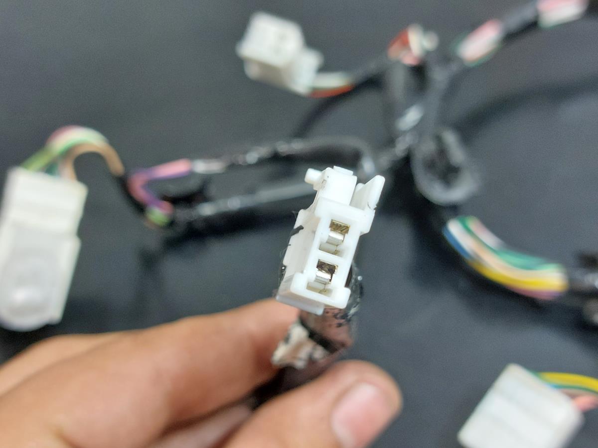 Cableado interior TOYOTA Yaris (_P13_) Imagem-4