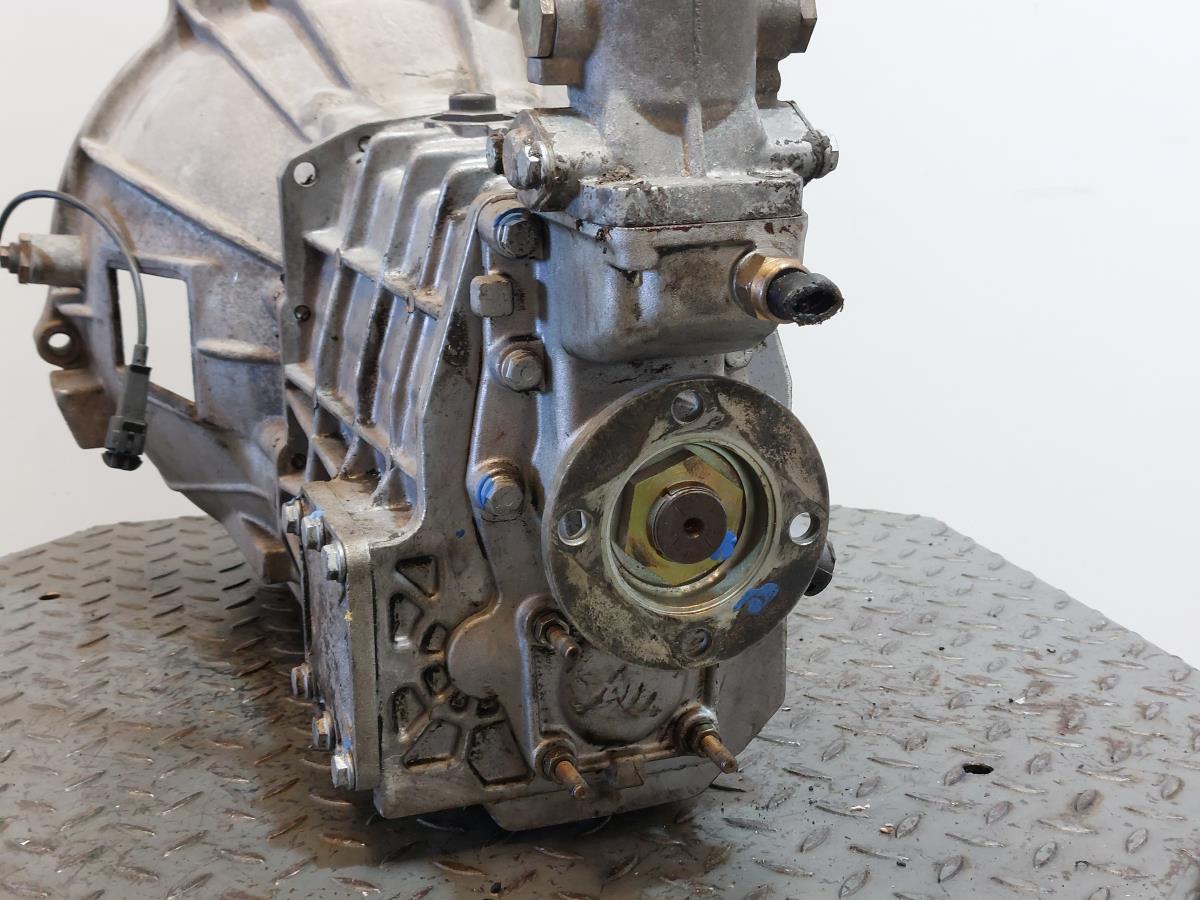 Caixa de velocidades manual IVECO Daily II Chassis Imagem-5