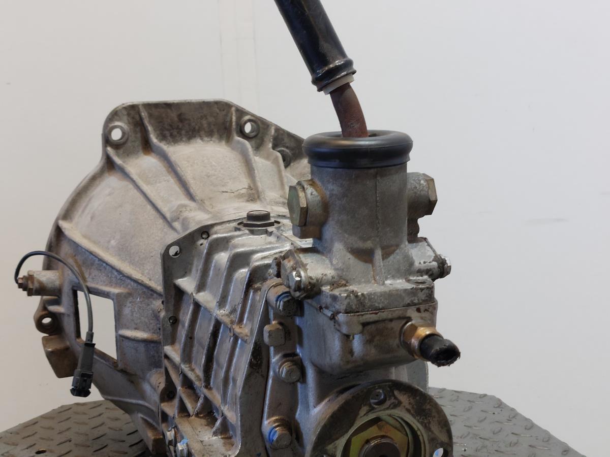 Caixa de velocidades manual IVECO Daily II Chassis Imagem-6