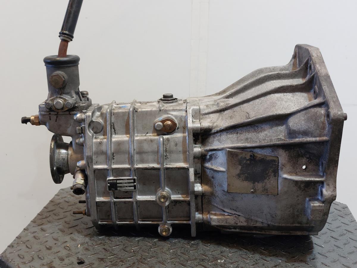Caixa de velocidades manual IVECO Daily II Chassis Imagem-9