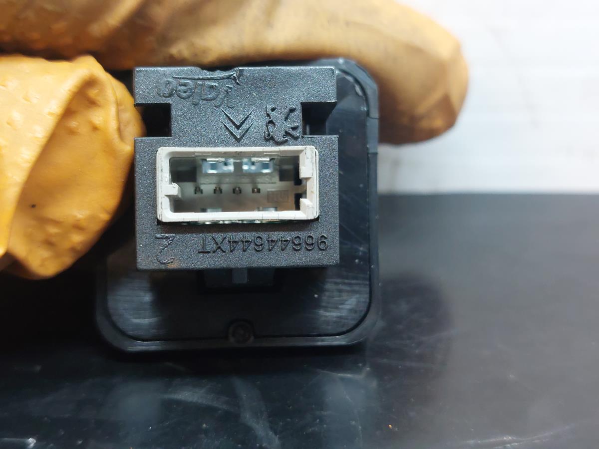 Módulo USB / AUX / IPOD PEUGEOT 308 (4A_, 4C_) Imagem-3