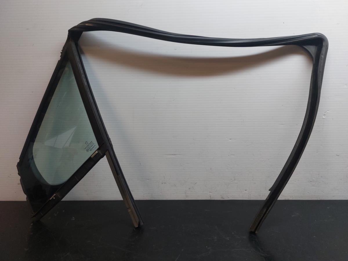 Vidro triangular frente esquerdo PEUGEOT 308 (4A_, 4C_)