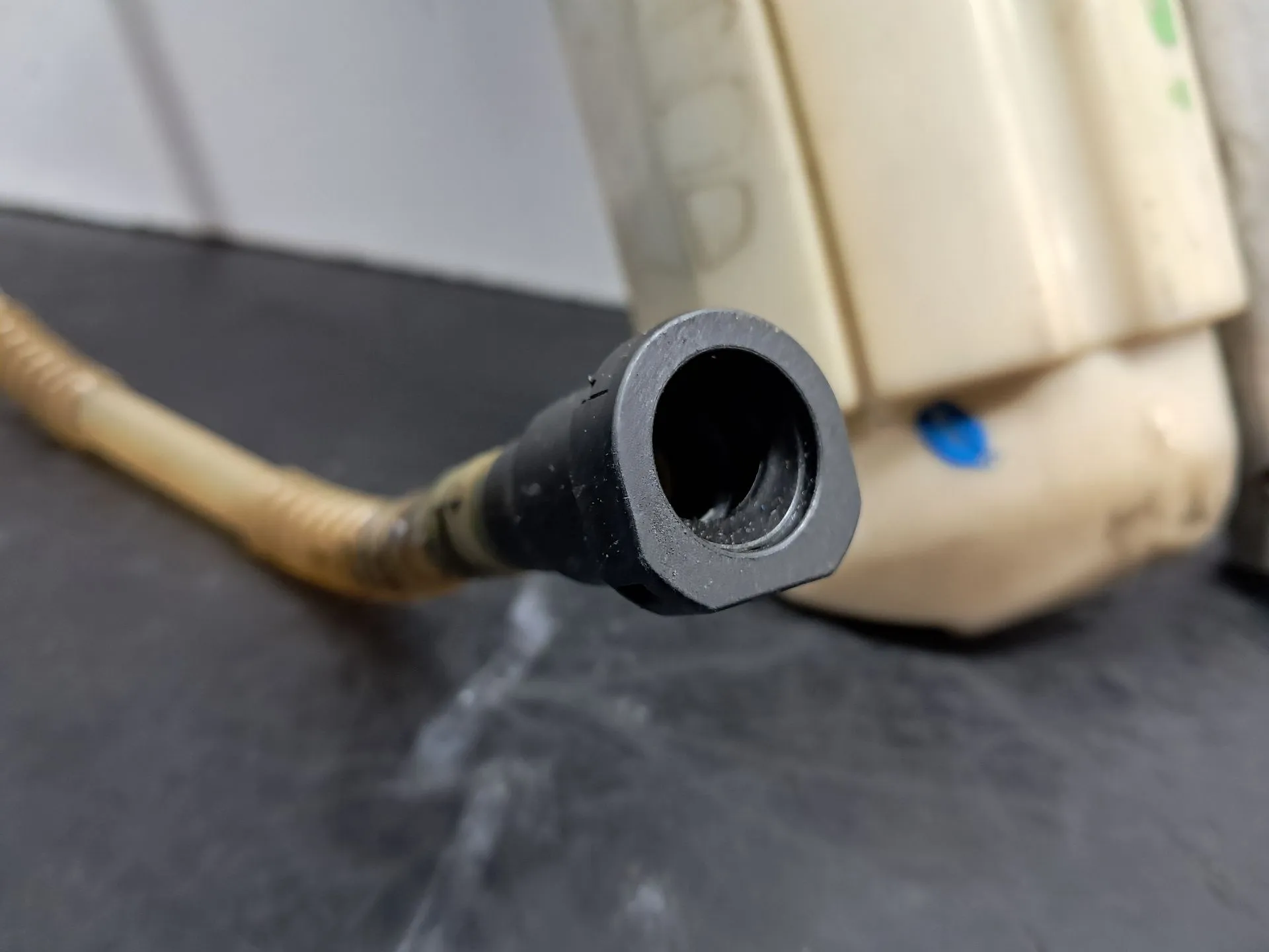 Bomba de combustible AUDI A8 (4E_) Imagem-1