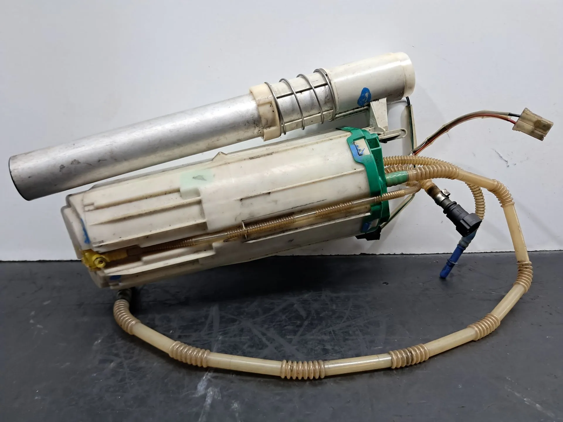 Bomba de combustible AUDI A8 (4E_) Imagem-3