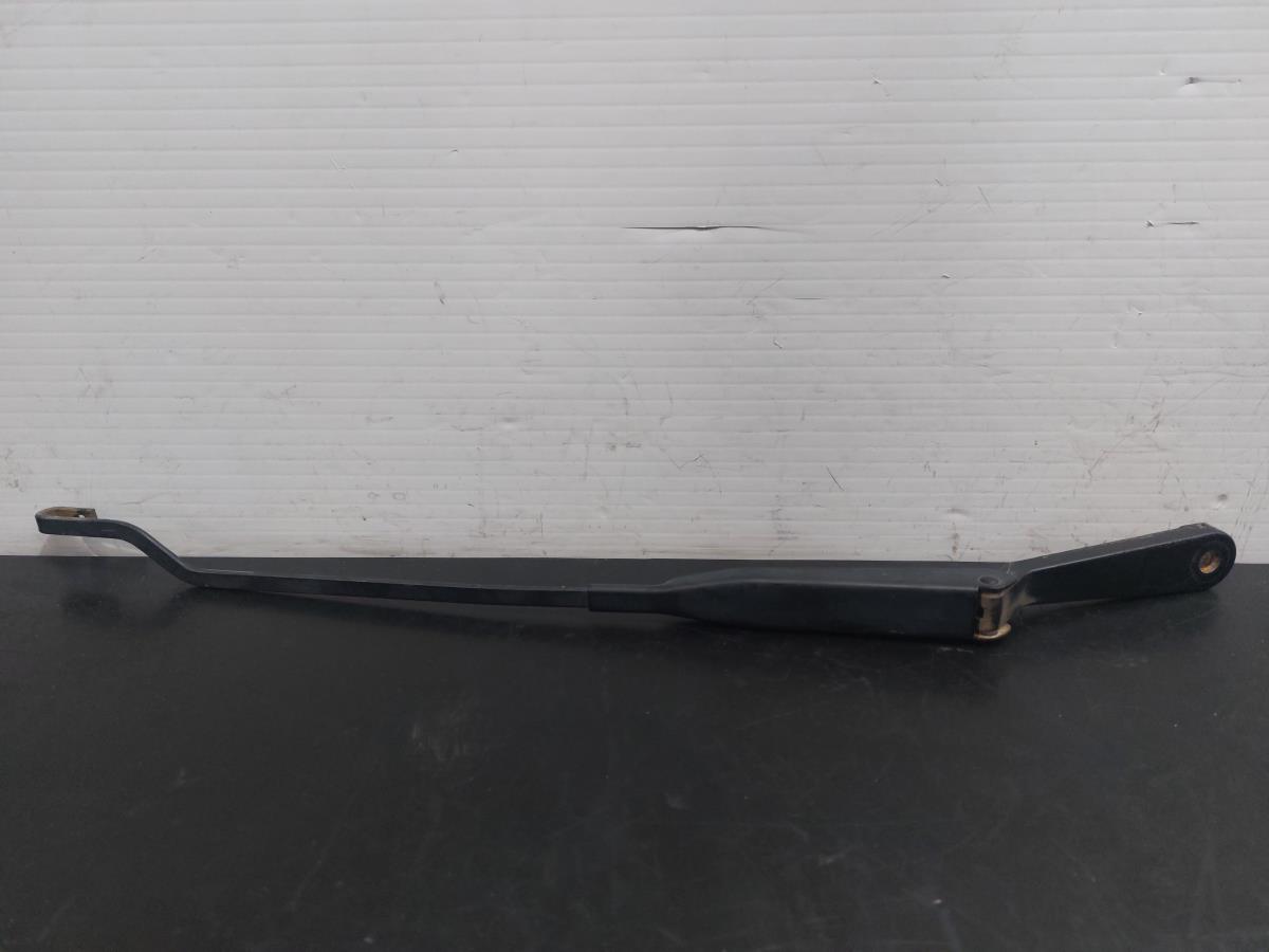 Haste / braço de escova limpa vidros frente direita NISSAN Micra II (K11)