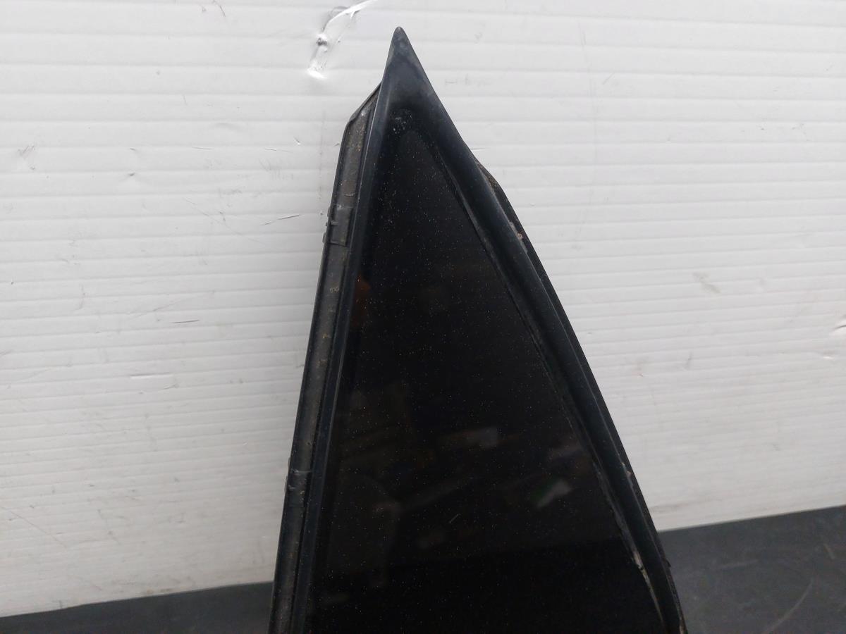 Vitre triangulaire arrière Droite TOYOTA Auris Hatchback (_E15_) Imagem-2
