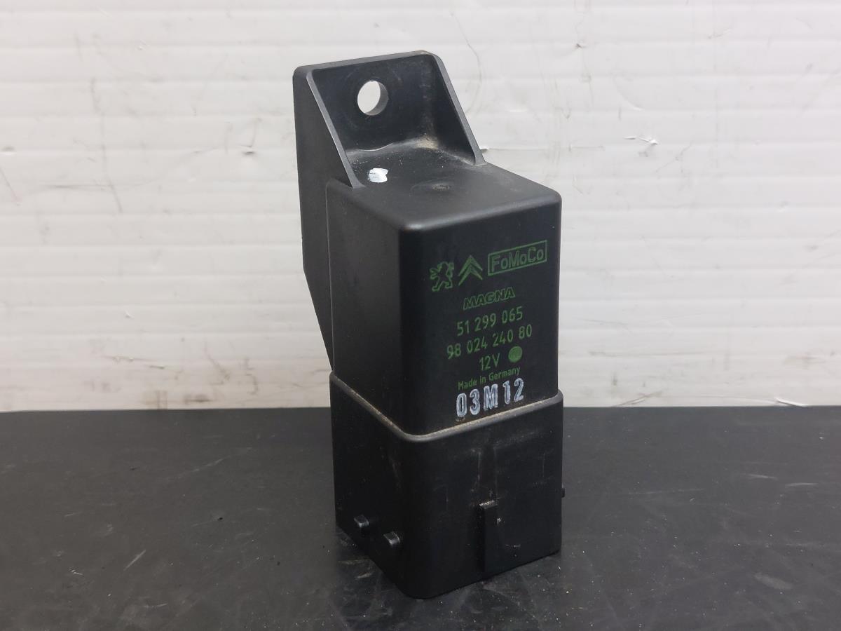 Botão / interruptor electromecânico / relé PEUGEOT Partner II Tepee